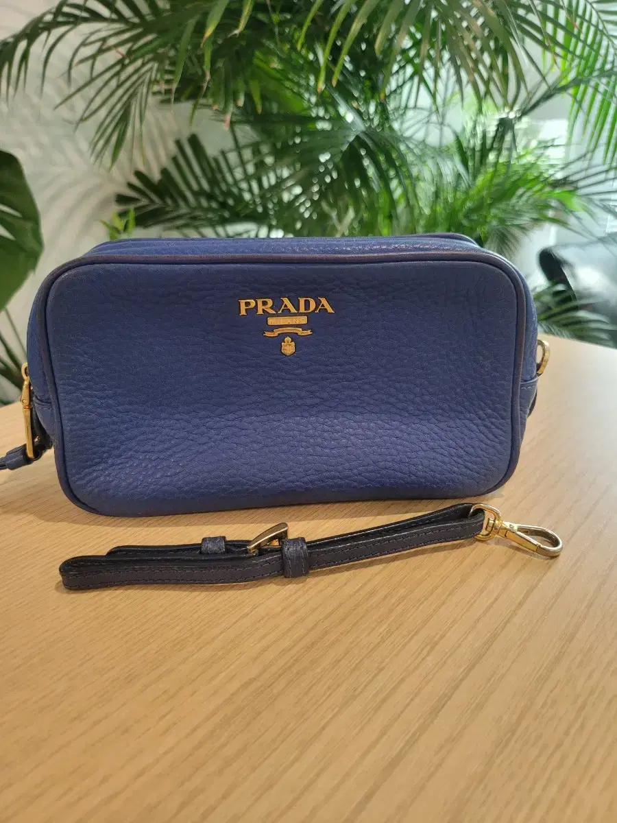 PRADA  프라다  스몰백 파우치